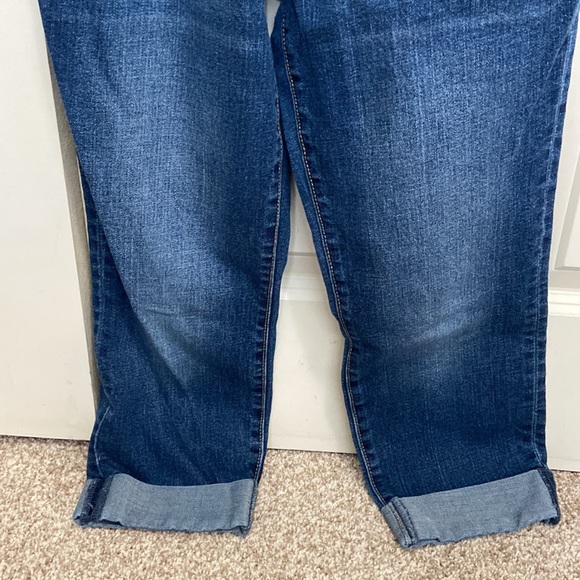 Old Navy Maternity Denim Capris with Full Tummy Panel - Picture 3 of 8